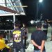 Patroli Jalan Kaki, Satuan Samapta Polres Majene Sasar Pos Kamling untuk Jaga Kamtibmas