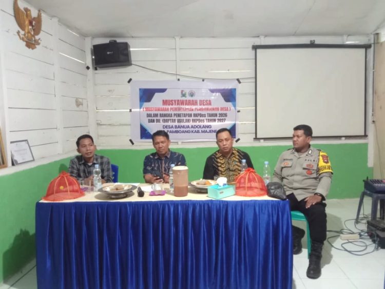 Bhabinkamtibmas Polsek Pamboang Hadiri Musrenbang Desa, Dukung Perencanaan Pembangunan yang Partisipatif