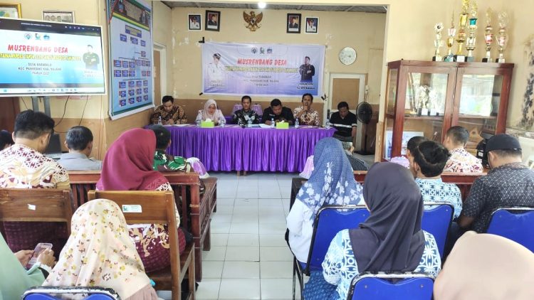 Dukung Rencana Kerja Pemerintah Desa, Bhabinkamtibmas Polsek Pamboang Hadiri Musrenbang Desa Bababulo