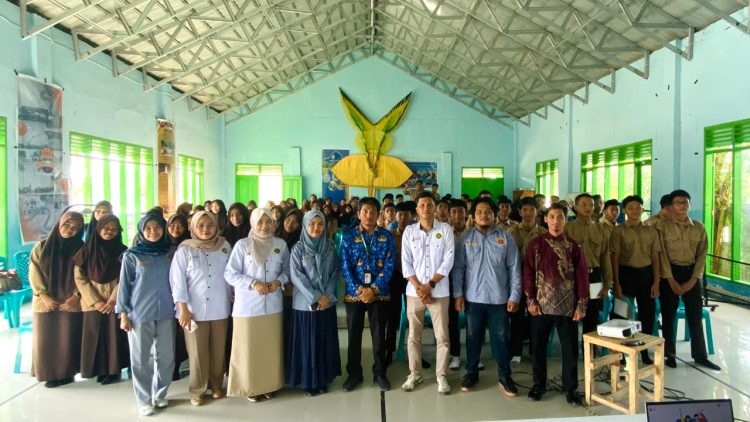 Mafindo Sulbar Edukasi 100 Siswa MAN 1 Majene tentang Penggunaan AI dalam AI Ready Asean