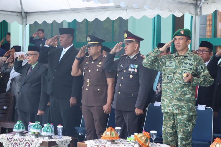 Kabag Ops Polres Majene Hadiri Upacara Peringatan Hari Sumpah Pemuda ke-97 di Makodim 1401 Majene