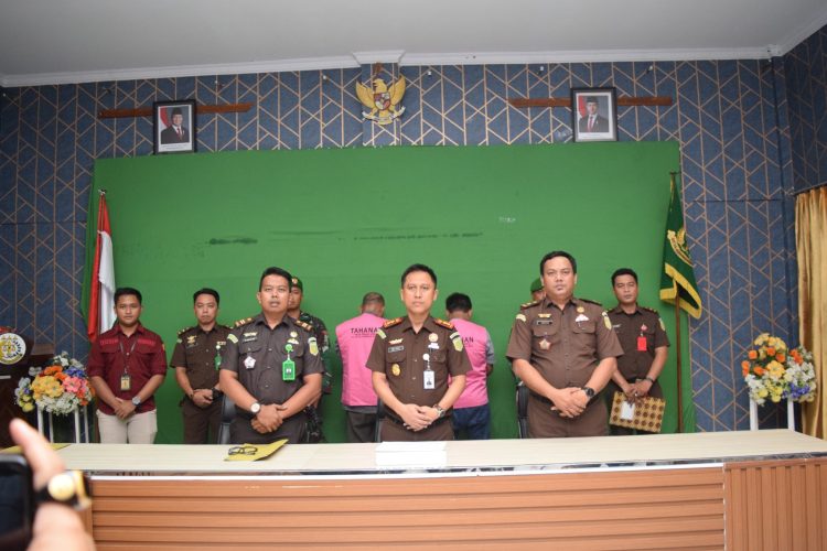 Dua Tersangka Korupsi Pengadaan Kapal di Majene Resmi Ditahan Kejari