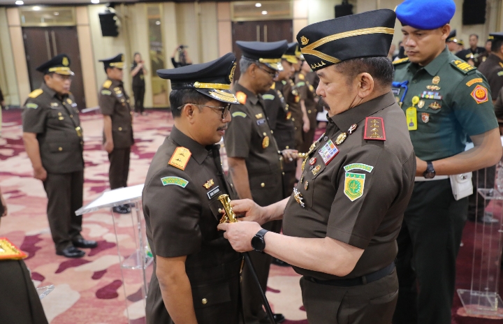 Jaksa Agung ST Burhanuddin Lantik Didik Farkhan Alisyahdi Jadi Kajati Sulsel