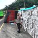 Truk Hino Terguling Terguling di Desa Tubo Apoang, Polsubsektor Tubo Sendana Sigap Amankan Lokasi Kejadian
