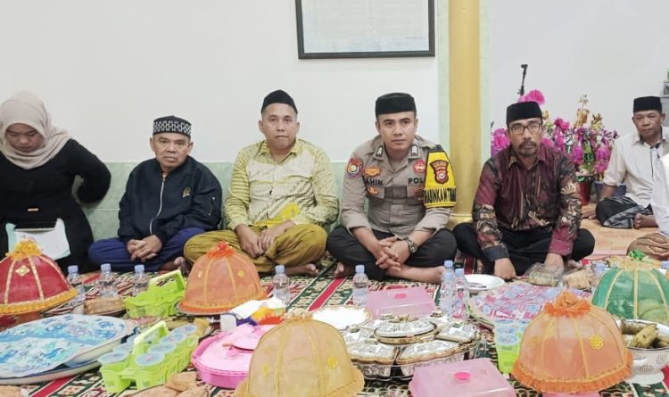 Bhabinkamtibmas Polsek Banggae Hadiri Peringatan Maulid Nabi Muhammad SAW di Masjid An Nur Mangge