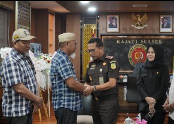 Perintah Jaksa Agung, Kajati Sulsel Tawarkan Peninjauan Kembali dan Minta Pemprov Tunda PTDH Dua Guru dari Lutra