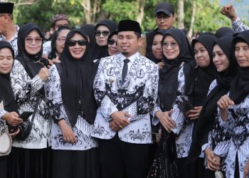 Tasming Hamid Apresiasi Pengabdian Guru Parepare pada Peringatan HUT PGRI ke-80