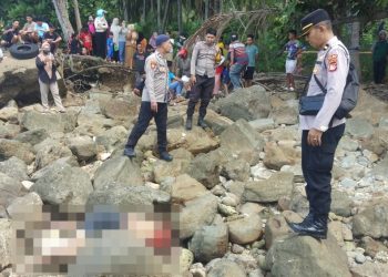Polsek Sendana Gerak Cepat Tangani Penemuan Mayat di Pesisir Pantai Dusun Sumakuyu