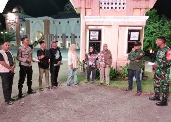 Sinergitas TNI-Polri Kawal Kamtibmas, Bhabinkamtibmas Polsek Banggae dan Babinsa Gelar Patroli Bersama