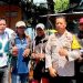 Sinergi Polri dan Insan Pers Tebar Berkah Jumat, Kasi Humas Polres Majene dan IJS Berbagi untuk Tukang Becak