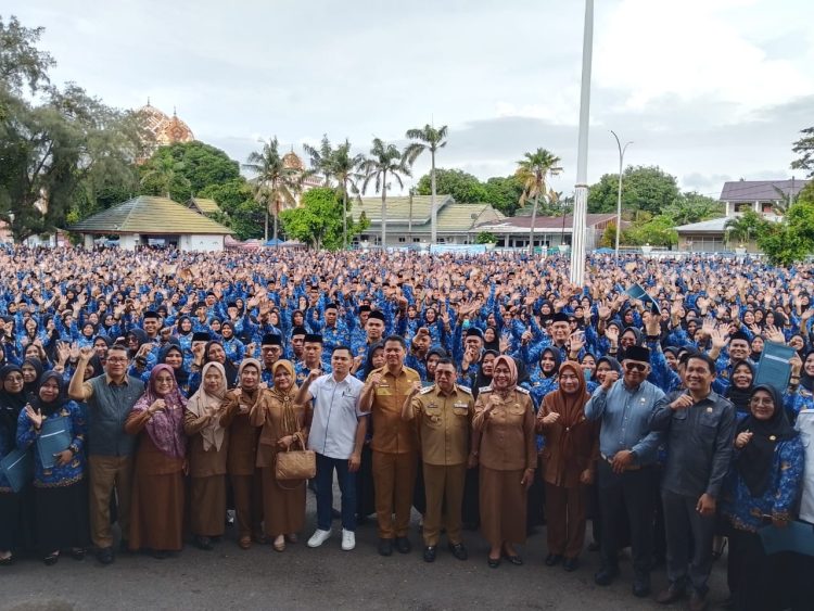 Pemkab Majene Resmi Serahkan SK Kepada 5.749 PPPK Paruh Waktu