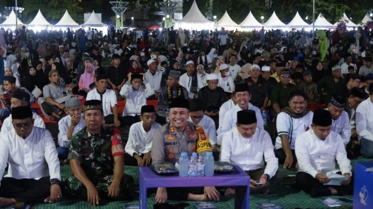 Kapolres Parepare Pimpin Pengamanan Malam Tahun Baru, Hadiri Tabligh Akbar dan Doa Bersama Lintas Agama