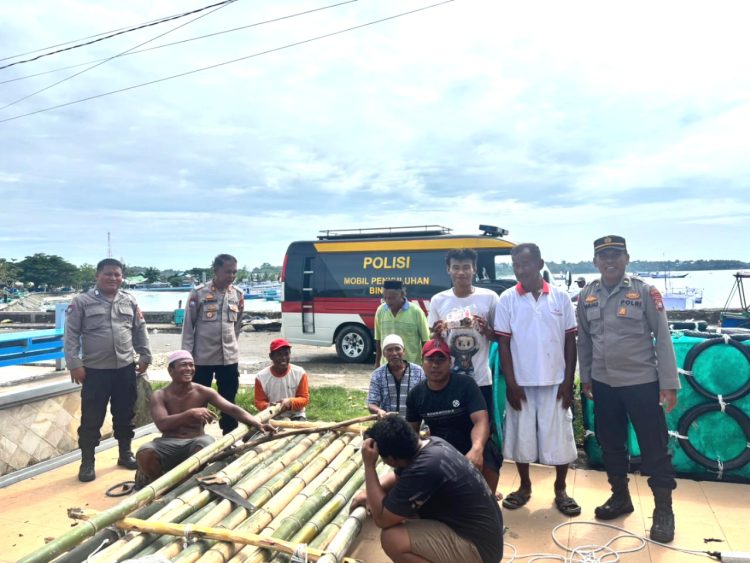 Sambangi Perkampungan Nelayan Pangali-ali, Sat Binmas Polres Majene Imbau Nelayan Peringatan Cuaca Ekstrem
