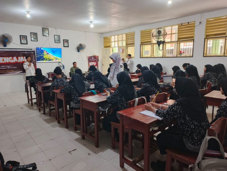 KPU Parepare Gelar Program “KPU Mengajar” di SMA Negeri 1 Parepare