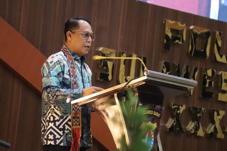 Pesan Natal Oikumene, Sekda Sulbar Dorong Keluarga Jadi Pilar Kedamaian Daerah