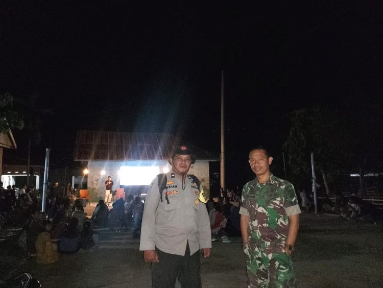 Polsek Pamboang Polres Majene Kawal Panggung Rakyat Betteng Menggugat, Warga Serukan Jaga Lingkungan
