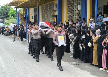 Penghormatan Terakhir, Polres Majene Gelar Pemakaman Kedinasan AIPTU (Purn) Hasbi Usman