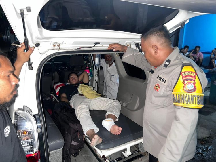 Gerak Cepat Polsek Malunda Polres Majene Tangani Kecelakaan di Jalur Trans Sulawesi Desa Mekkatta