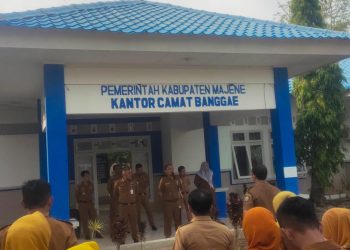 Hifni Zakariya SE Sambut Hangat Muh. Sahid, S.Ag, M.Ag Di Kantor Kecamatan Banggae