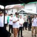 Gubernur Suhardi Duka Pangkas Harga Bawang hingga Telur di Pasar Murah Majene, Warga Antusias