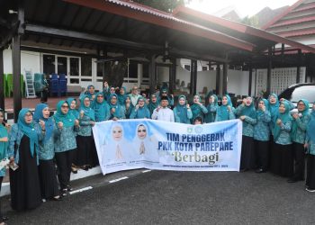Ramadan Penuh Berkah, PKK Parepare Serentak Bagikan Takjil dan Gelar Amaliyah di Auditorium BJ Habibie