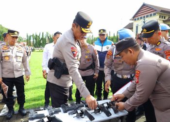 Kapolda Sulsel Pimpin Apel Pengecekan Senjata Api Serentak serta Penyambutan Personel Brimob BKO Polda Aceh