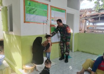 Upaya Cegah Stunting, Babinsa Koramil 1401-02/Pamboang Dorong Peran Orang Tua Bawa Anak ke Posyandu