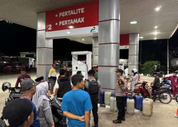 Polres Majene Sigap Redam Keributan Antrean BBM di SPBU Lembang