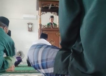 Muda dan Berdaya! Mahasiswa KKN STAI Al Gazali Barru Tampil Percaya Diri Jadi Khatib Jumat di Lokasi KKN