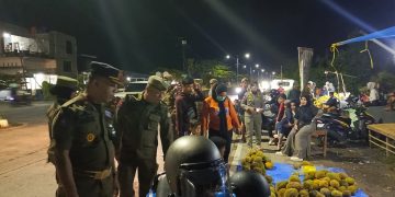 Satpol PP Sulbar Tertibkan Pedagang dan Parkir Liar di Arteri–Pantai Manakarra