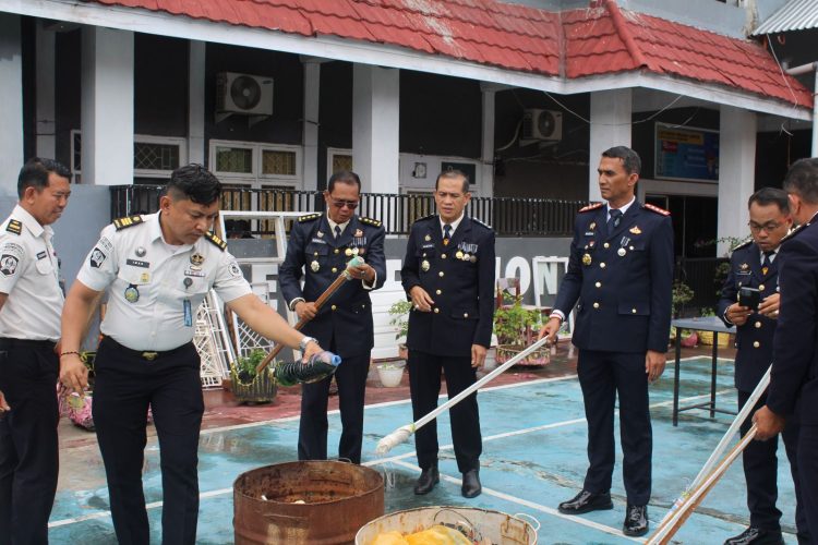 Lapas Parepare Gelar Tasyakuran HBP ke-62, Beri Penghargaan hingga Musnahkan Barang Bukti