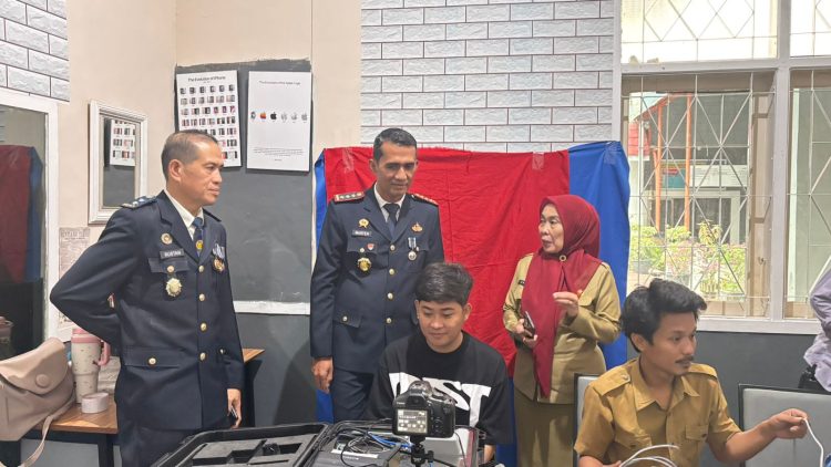 321 Warga Binaan Lapas IIA Parepare Ikuti Perekaman KTP-el oleh Dukcapil