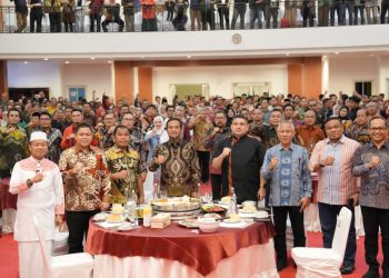 Gubernur Sulsel: “Saya Terkesan, Semangat Juang Alumni Unhas Luar Biasa”