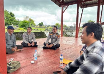 Silaturahmi di Makam Raja Mandar, Sat Binmas Ajak Seniman Jaga Keamanan