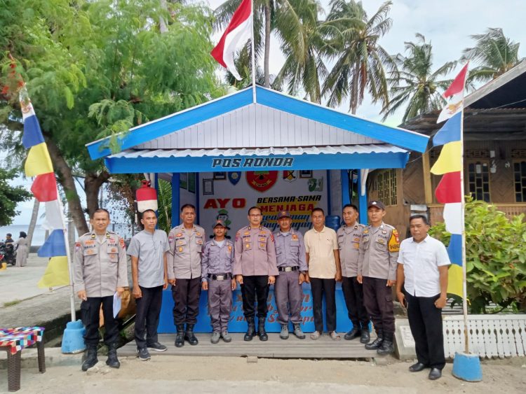 Pos Kamling Palipi Soreang Dinilai, Kasat Binmas Polres Majene Turun Langsung Dampingi Tim Dit Binmas Polda Sulbar