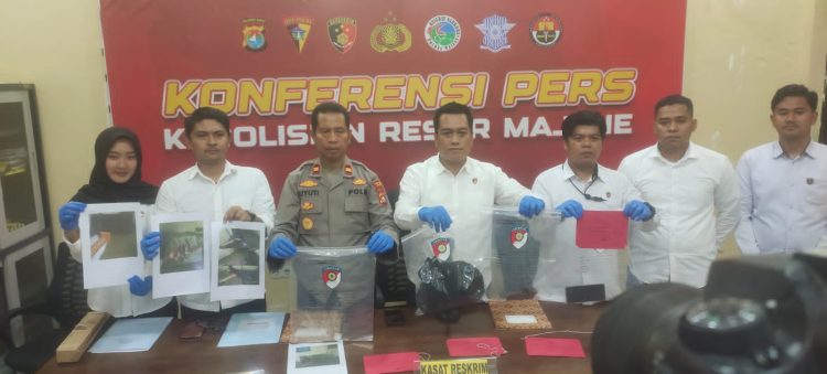 Sadis! Wanita di Majene Aniaya Lansia hingga Tewas, Rumah Korban Dibakar