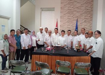 Dikawal Para Pendukung, Suwardi Thahir Resmi Kembalikan Formulir Calon Ketua