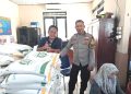 Bhabinkamtibmas Polsek Pamboang Kawal Penyaluran Bantuan Pangan CBP 2026 di Desa Bababulo