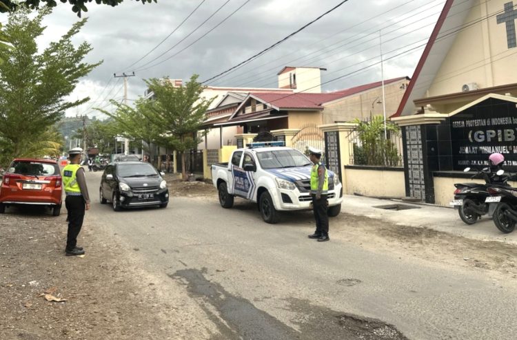 Polres Majene Perketat Pengamanan Ibadah Minggu, Umat Kristiani Beribadah Aman dan Khusyuk