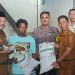 Bhabinkamtibmas Polsek Banggae Kawal Penyaluran Bantuan Pangan untuk 791 KK di Kelurahan Totoli
