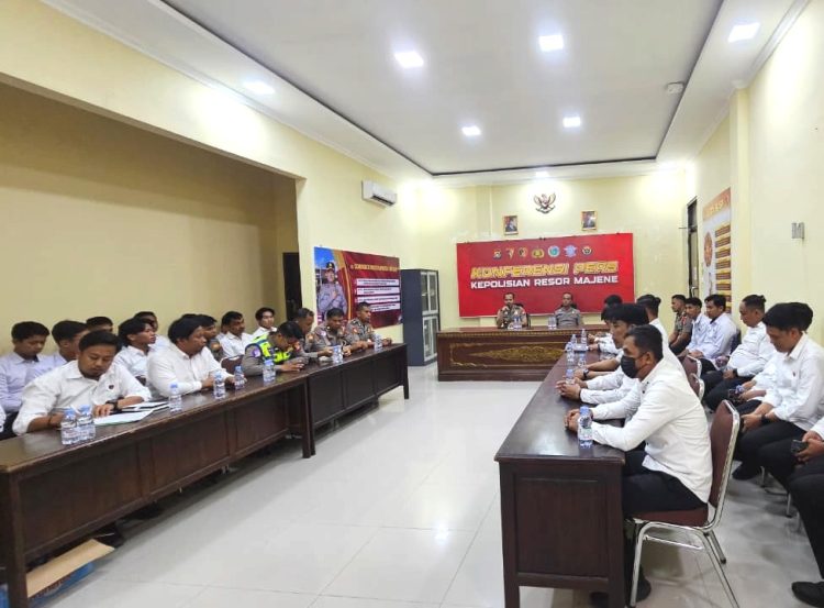 Bidkum Polda Sulbar Sosialisasikan Objek Praperadilan dan KUHAP Baru di Polres Majene