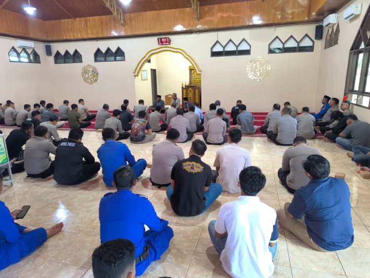 Binrohtal Polres Majene Bahas Fiqih Kurban, Tingkatkan Pemahaman Personel Jelang Idul Adha