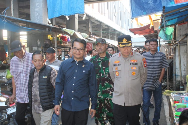 Jelang Idul Adha, Forkopimda Parepare Turun ke Pasar Lakessi Pastikan Harga Pangan Tetap Stabil