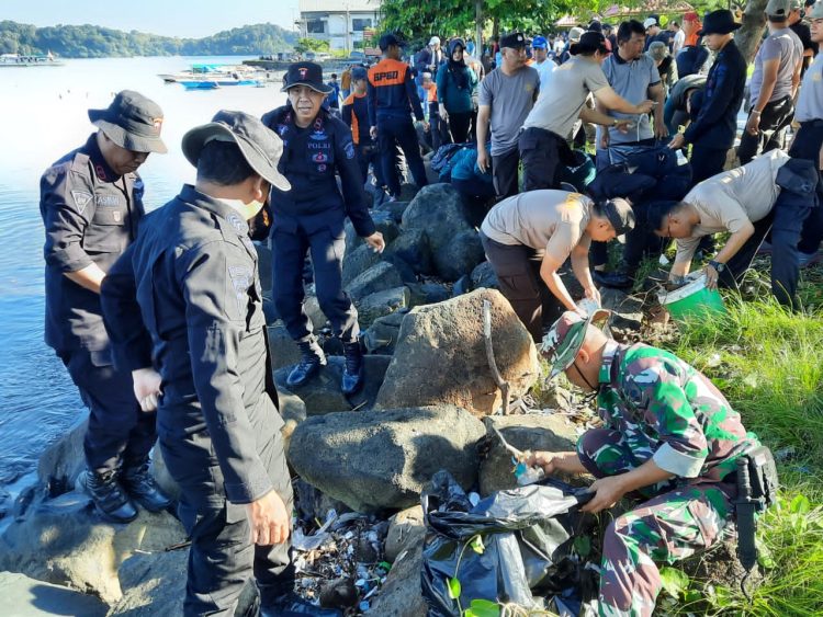 Sinergitas TNI-Polri dan Pemkot Warnai Karya Bakti Kodim 1405/Parepare