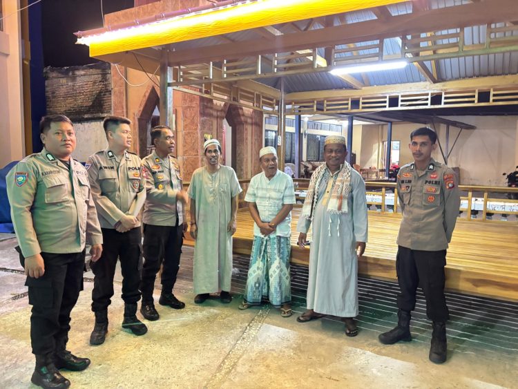 Satuan Binmas Polres Majene Gelar Patroli Malam Takbiran, Warga Diimbau Laksanakan Takbiran dengan Tertib