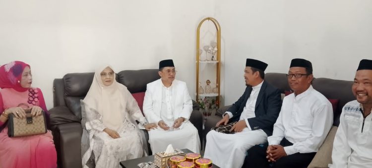 Bupati Majene Hadiri Salat Idul Adha 1447 H di Tammerodo Sendana, Ajak Masyarakat Perkuat Silaturahmi dan Semangat “Siwaliparri”