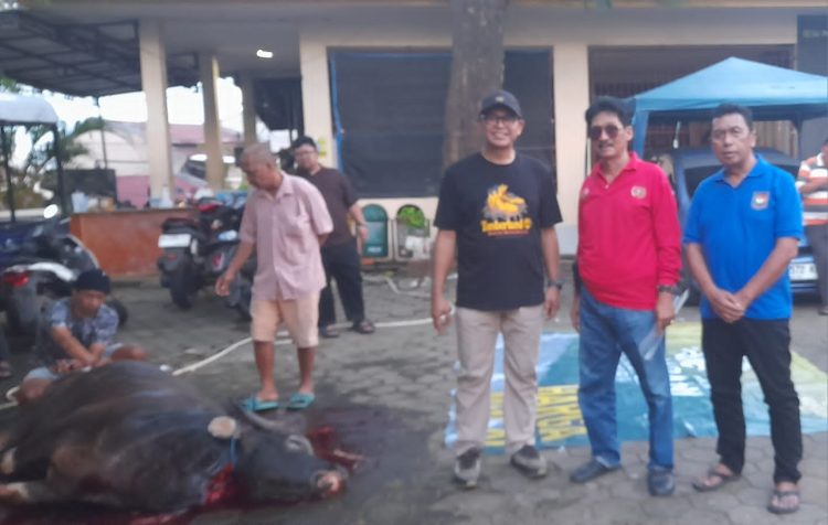 Dihadiri Ketua DPRD Makassar, Ibu Fatma Bagi Kurban di Manggala