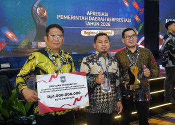 Wali Kota Tasming Hamid Terima Penghargaan Kemendagri, Parepare Berprestasi Tekan Pengangguran