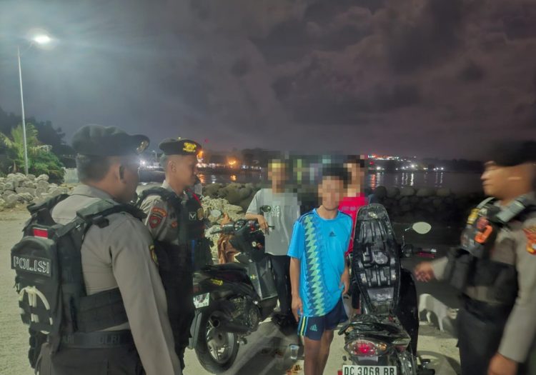 Patroli Malam Satuan Samapta Polres Majene, Hadirkan Rasa Aman dan Pererat Kedekatan dengan Masyarakat