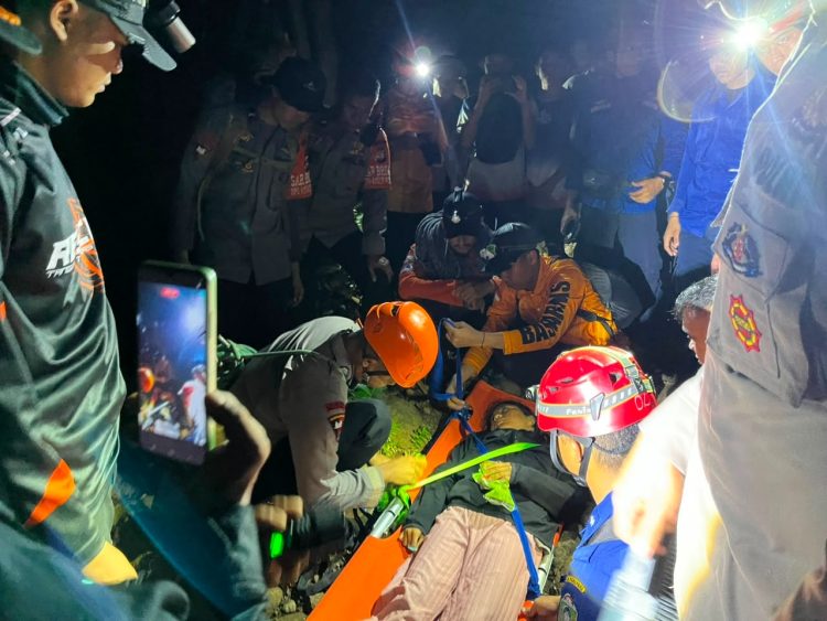 Heboh! Pendaki Kesurupan di Puncak Gunung Nepo, Brimob Sulsel dan Tim SAR Turun Tangan